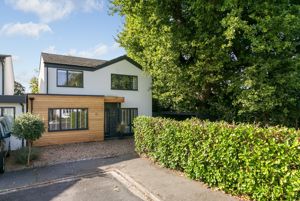 Parsons Mead, East Molesey- click for photo gallery
